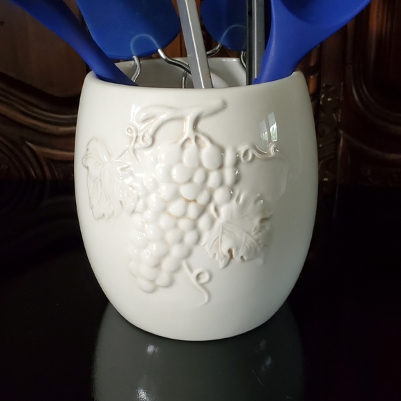 🍇Ceramic Godinger Ivory🍇 Grapes & Leaves Cachepot/Wine Bottle/Utensil Holder - Picture 6 of 7